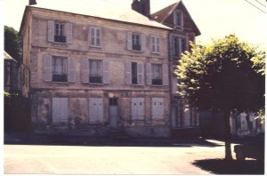 FACADE VUE DE LA PLACE FREROT