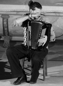 ACCORDEONS-NOUS-2012-3693-VINCENT-PERANI-EN-N-B.jpg